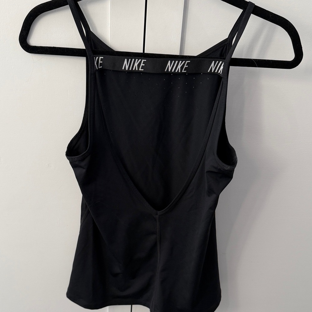 Nike Women’s Tank Top | Black | Size Small | Style 830379-010 | EUC - Picture 4 of 10